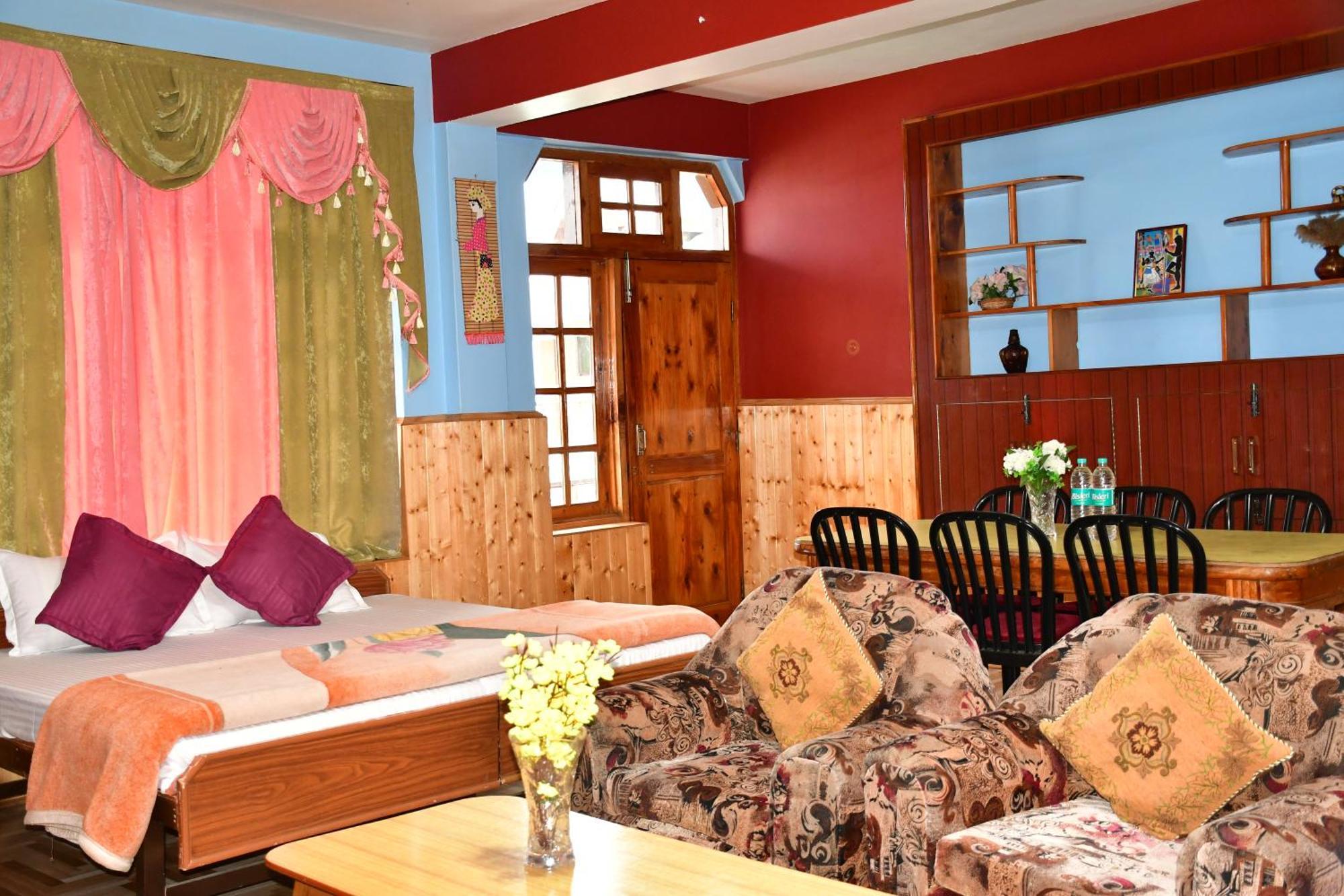 Guruchhaya Hotel And Cottages Manāli Zewnętrze zdjęcie